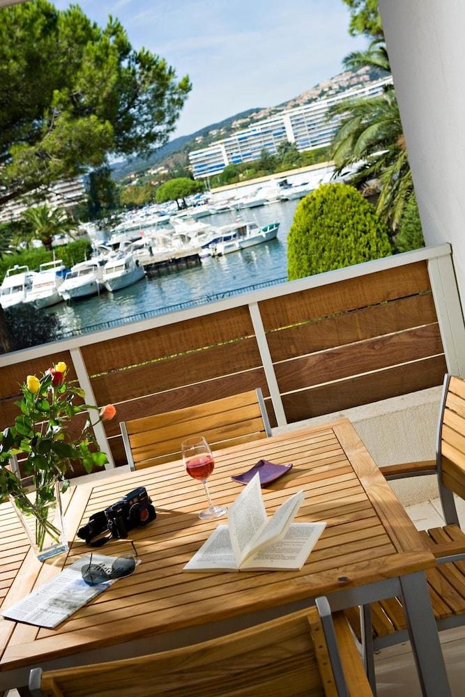 Vacanceole - Residence Carre Marine Mandelieu Eksteriør bilde