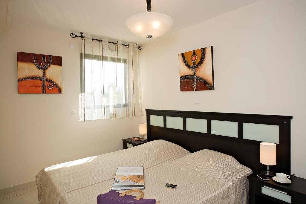 Vacanceole - Residence Carre Marine Mandelieu Rom bilde