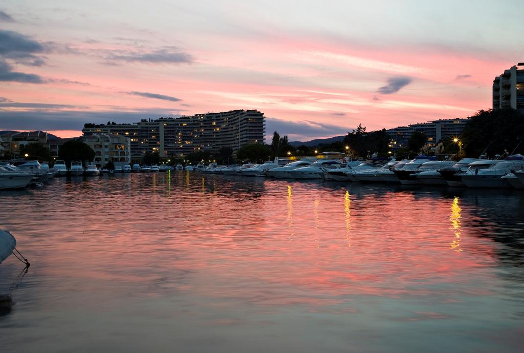 Vacanceole - Residence Carre Marine Mandelieu Eksteriør bilde